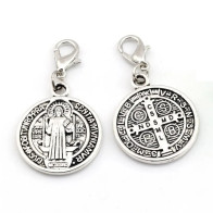 Médaille Saint Benoit avec mousqueton (porte-clé) 2,1 cm - alliage de zinc