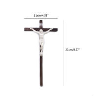 Crucifix en bois, 11 x 21 cm.
